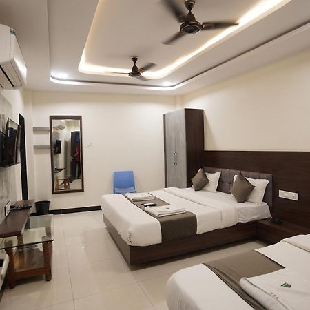 Hotel Dev Kripa Ujaim Exterior foto