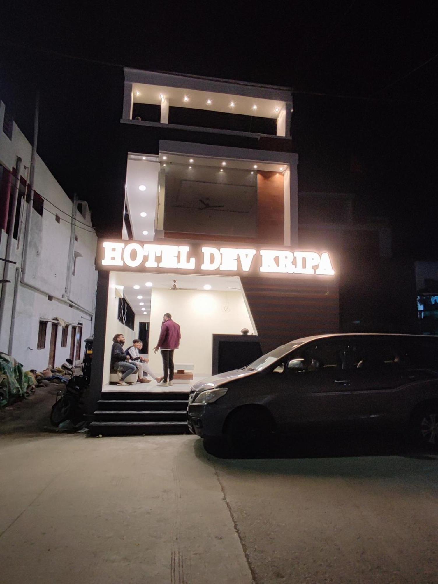 Hotel Dev Kripa Ujaim Exterior foto